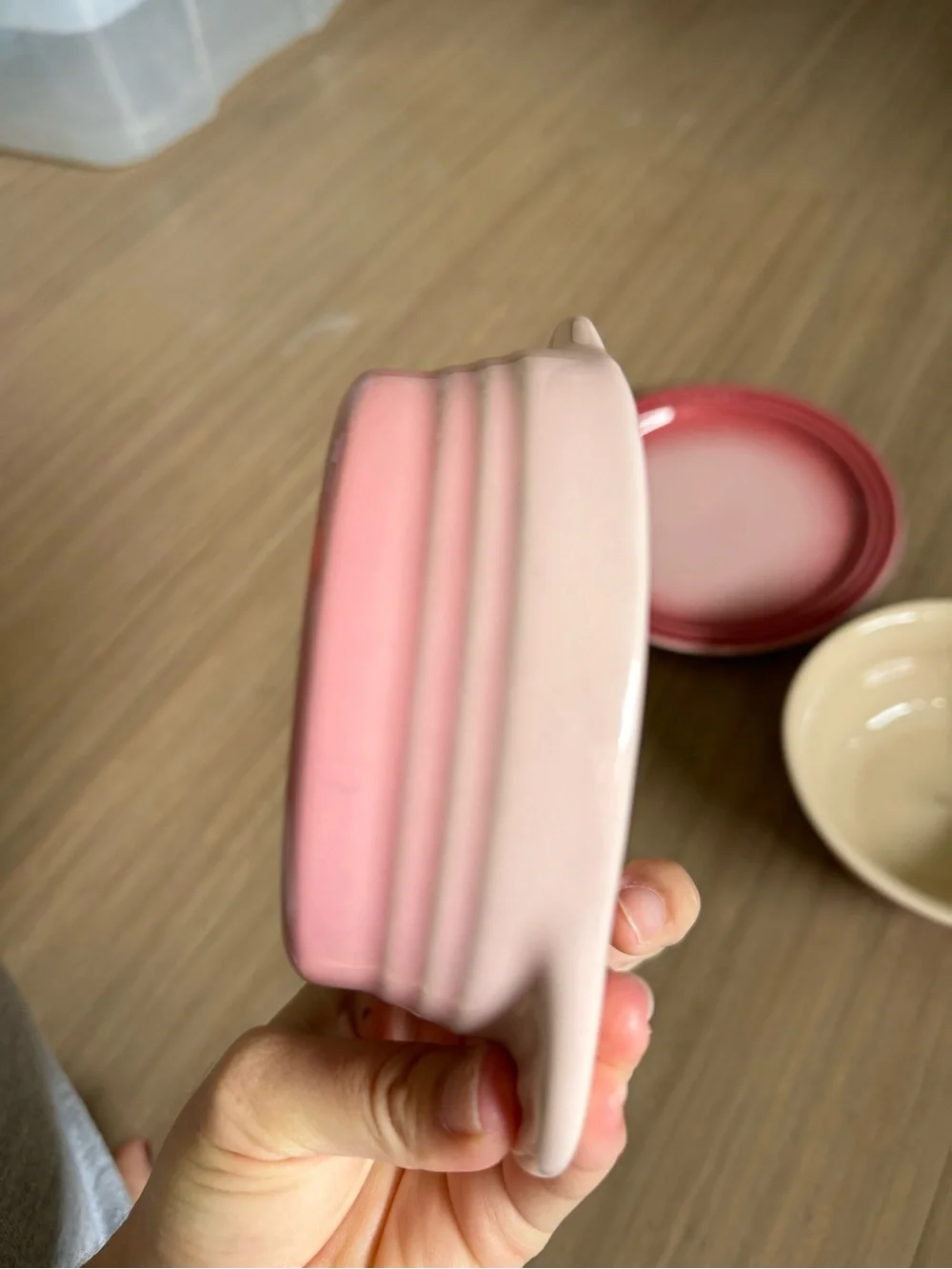 Le Creuset Pink and Cream Stoneware 3 Piece Bowls and Plate Set